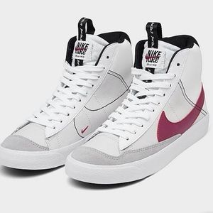 never worn. paid 100 asking for 80. size 7 in kids, 8 1/2 in women